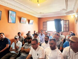 وأكد المكتب الإقليمي للجامعة الوطنية للتعليم بسيدي بنور، في بلاغ صادر عقب اللقاء، على انخراطه في مختلف المحطات النضالية التي تقررها الأجهزة التقريرية وطنياً وجهوياً، داعياً مناضلاته ومناضليه إلى رص الصفوف وتعزيز الوحدة النقابية، دفاعاً عن المدرسة العمومية وصوناً لحقوق ومكتسبات نساء ورجال التعليم.